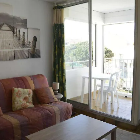 Apartment Appartement Cap D'Agde, 1 Piece, 3 Personnes - Fr-1-249-323 *